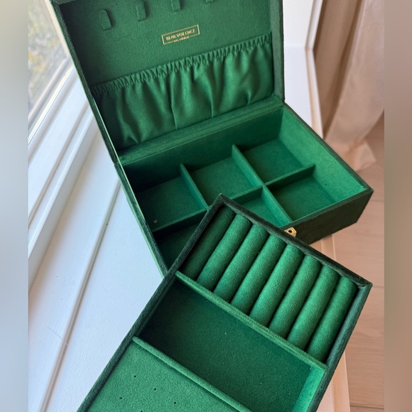 Amazon Green Velvet Jewelry Organizer - Picture 3 of 3